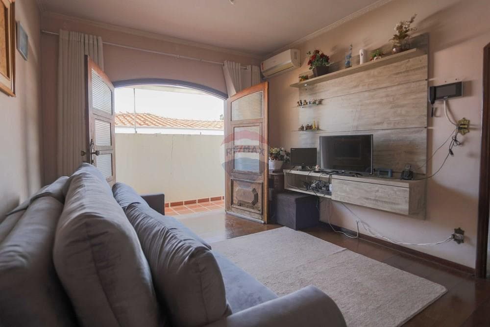 Casa 3 quartos no Jardim Santa Rosália para locação — foto 9