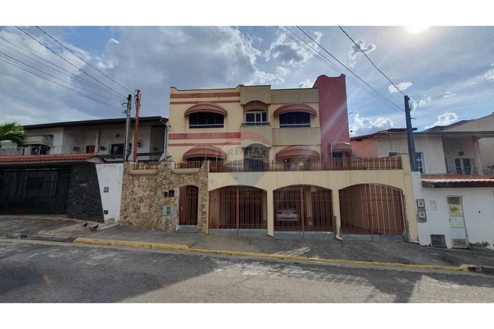 Casa 3 quartos no Jardim Simus para locação — foto 1